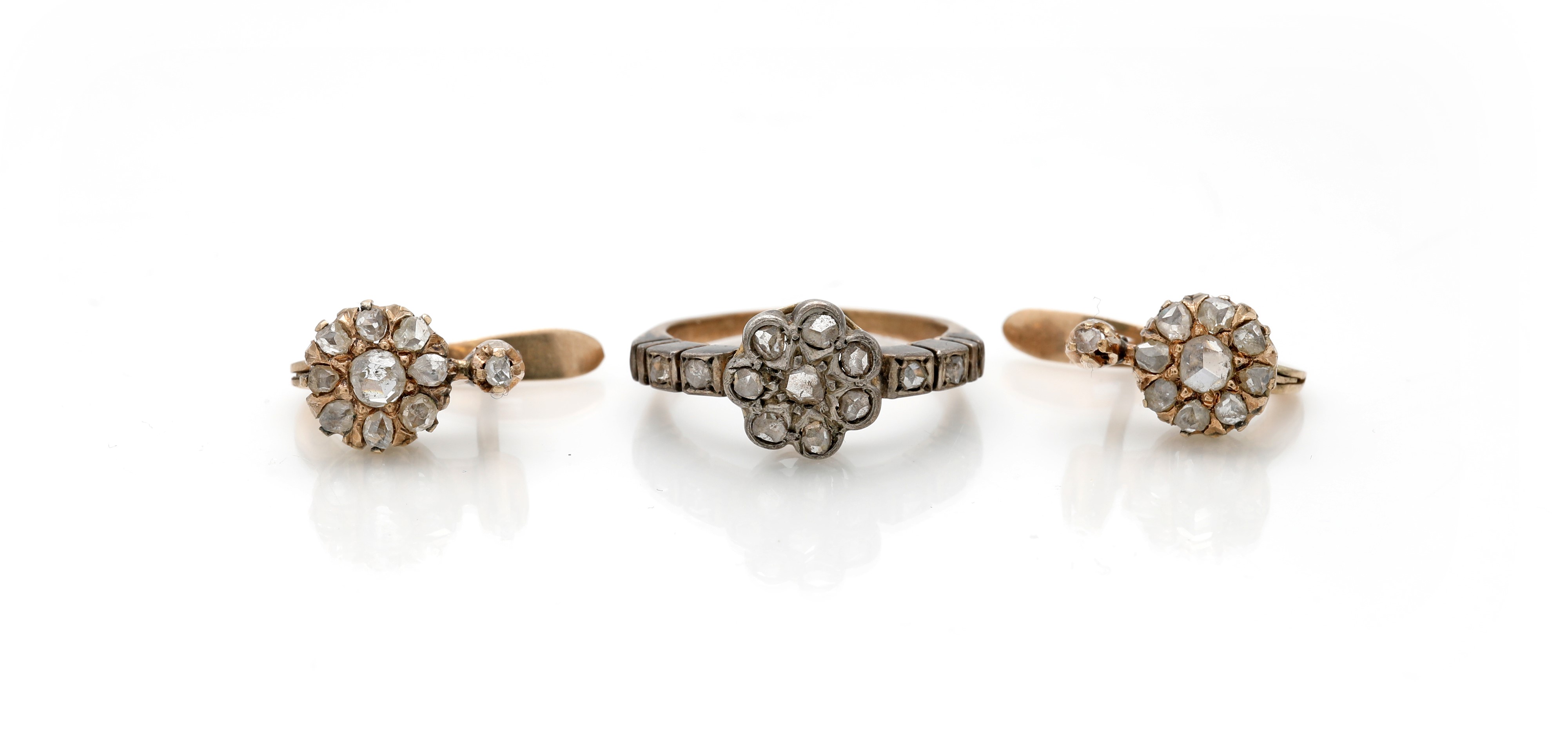 Orecchini e anello, oro giallo 750/000, argento e diamanti