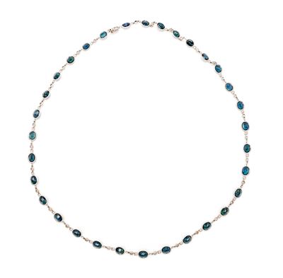 Lunga collana in oro bianco 750/000 con zaffiri ovali e diamanti rotondi brillanti