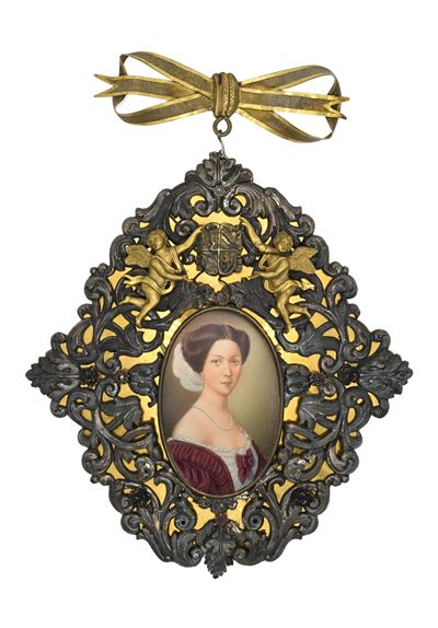 XIX secolo, Grande pendente in ottone e argento con miniatura e gemme rosse
