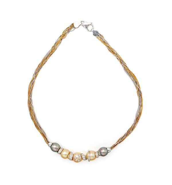 Collana in oro, perle dei mari del sud e brillanti