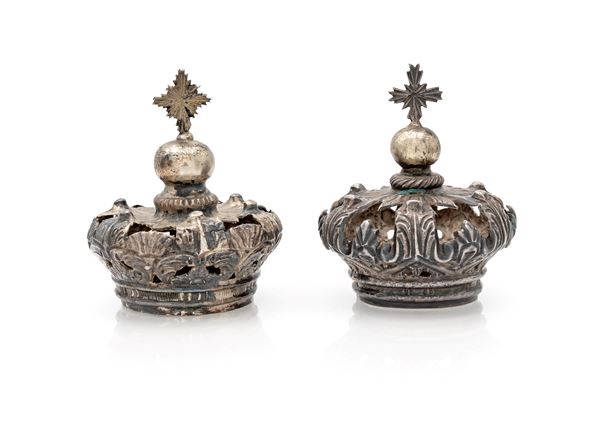Due piccole corone regali per sculture sacre in lamina d'argento