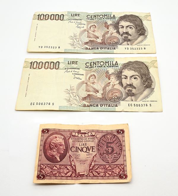 2 pezzi da 100.000 Lire Caravaggio I° Tipo e 5 Lire Luogotenenza