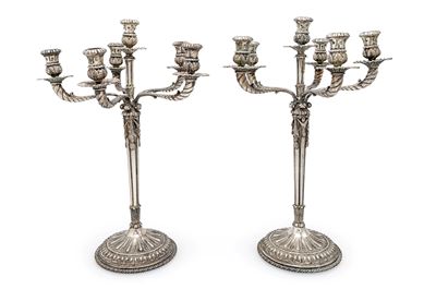 Coppia di candelabri, argento 800/000, a sei luci