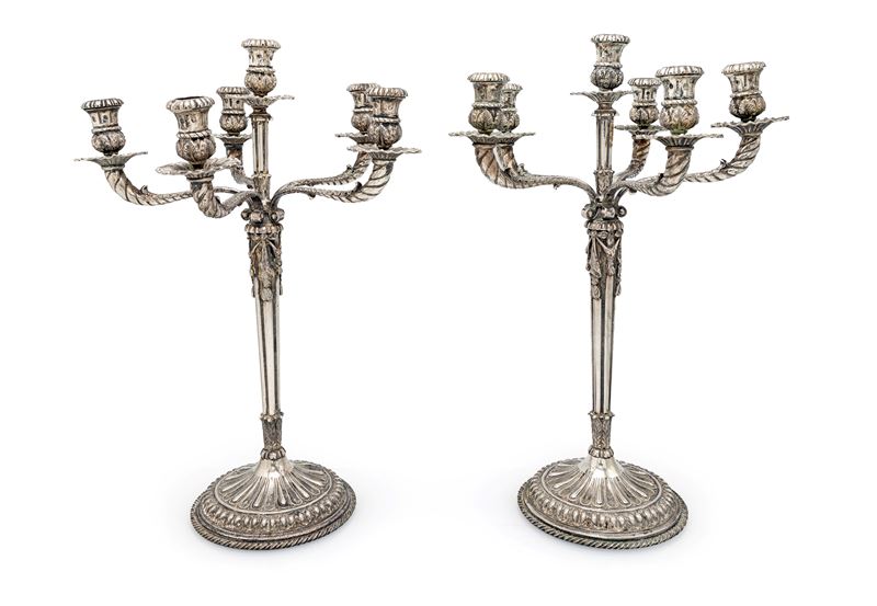 Coppia di candelabri, argento 800/000, a sei luci