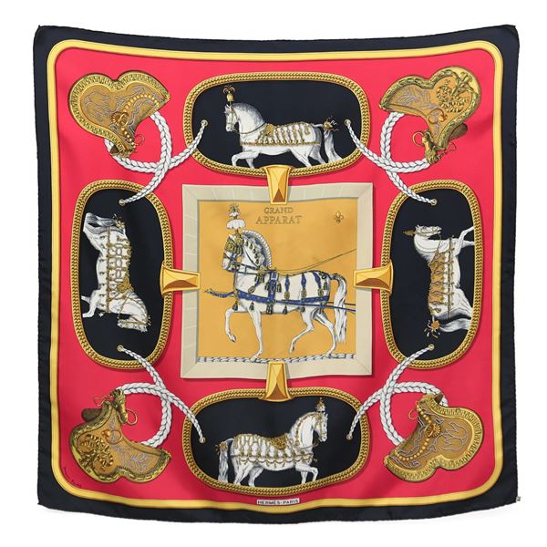 Hermes, foulard in seta  - Asta Luxury Fashion | Borse, Foulard e Accessori delle Grandi Maison - Casa d'Aste Arcadia