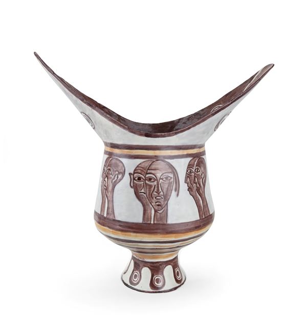 Salvatore  Meli - Vaso in terracotta smaltata decorata a motivi geometrici e figure umane