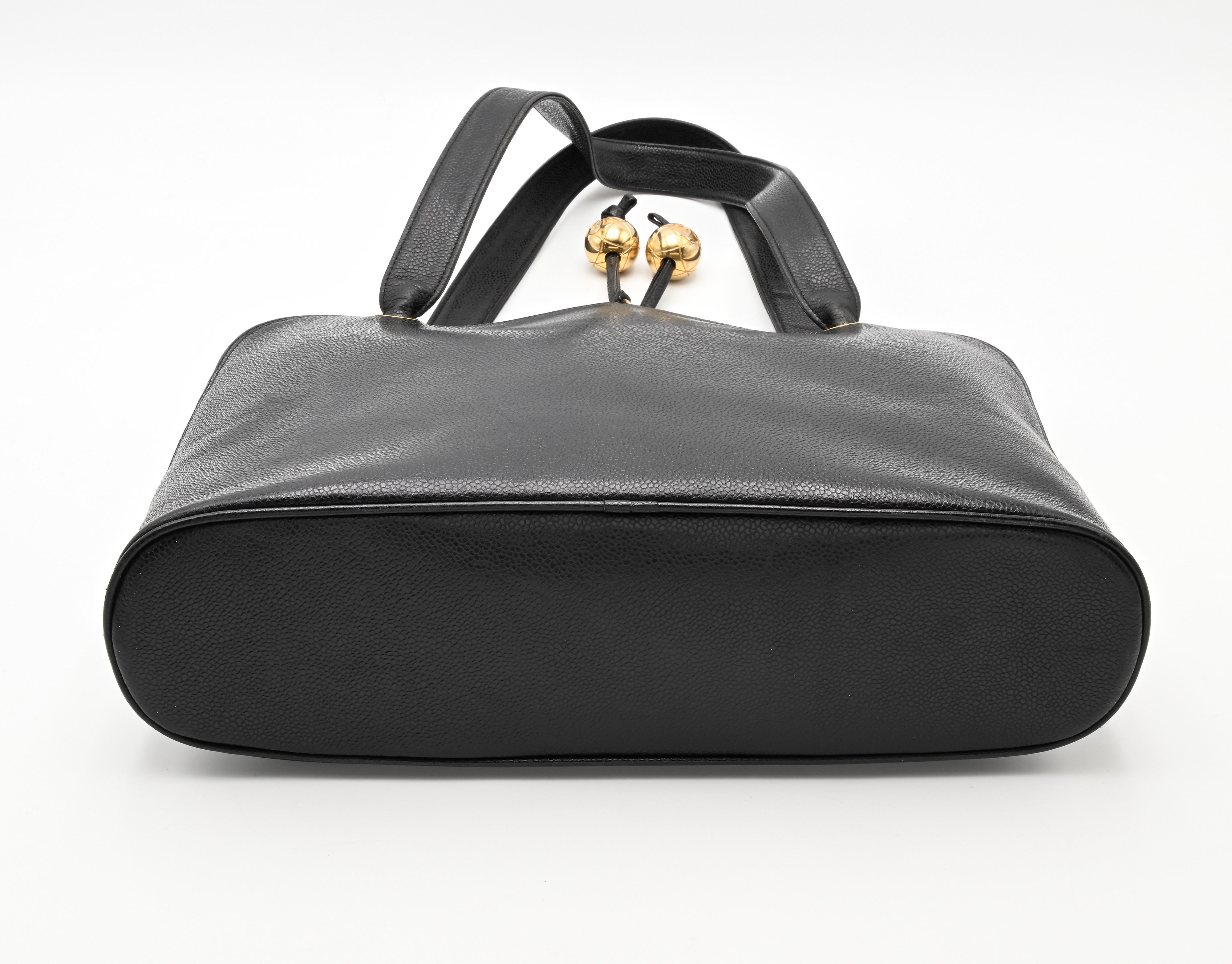 Chanel, borsa in pelle con logo