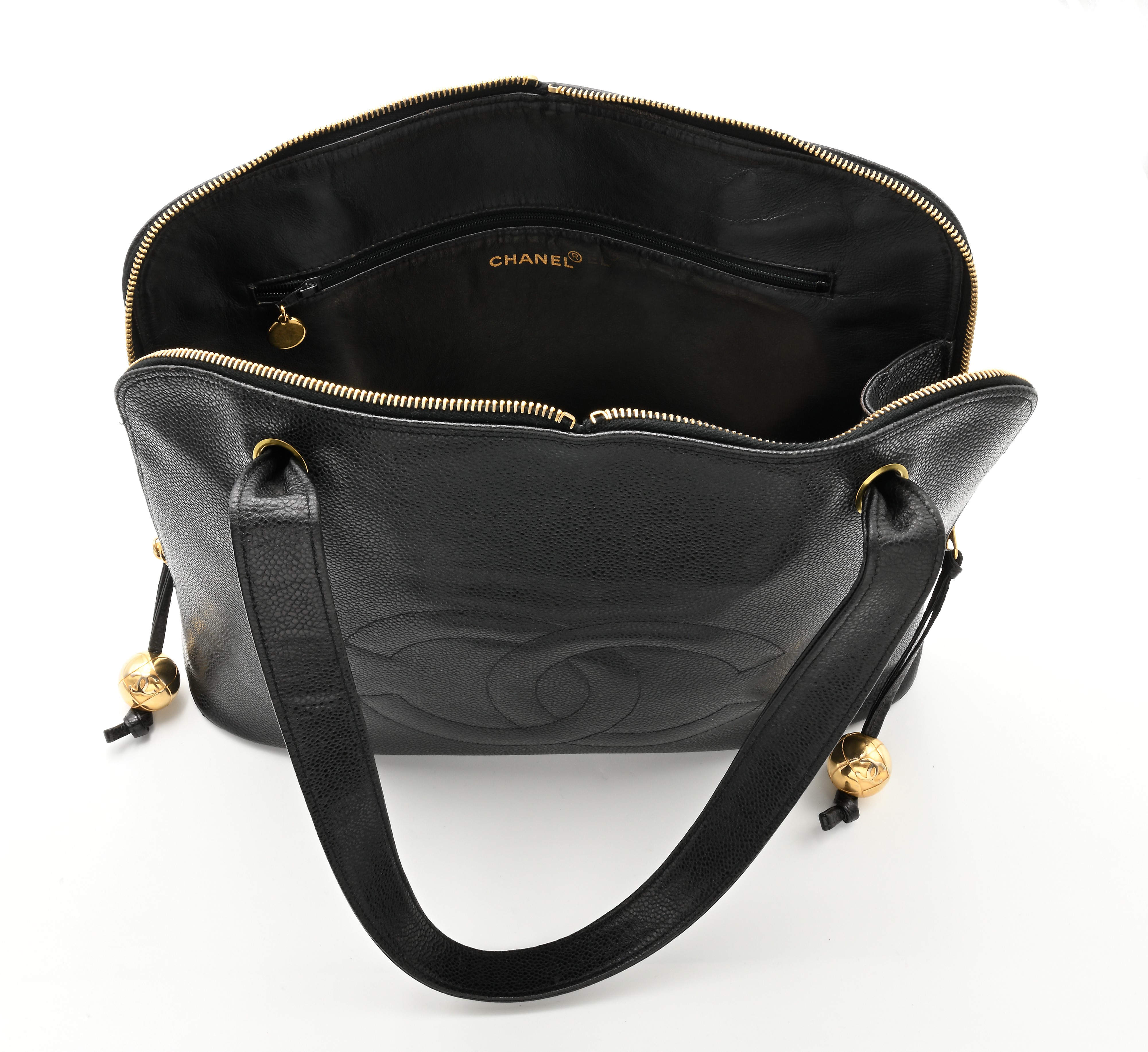 Chanel, borsa in pelle con logo
