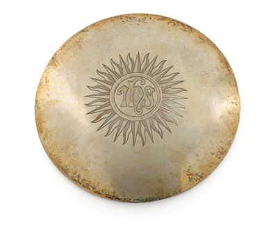 Gorham, Patena in argento sterling con cristogramma inciso entro grande sole centrale