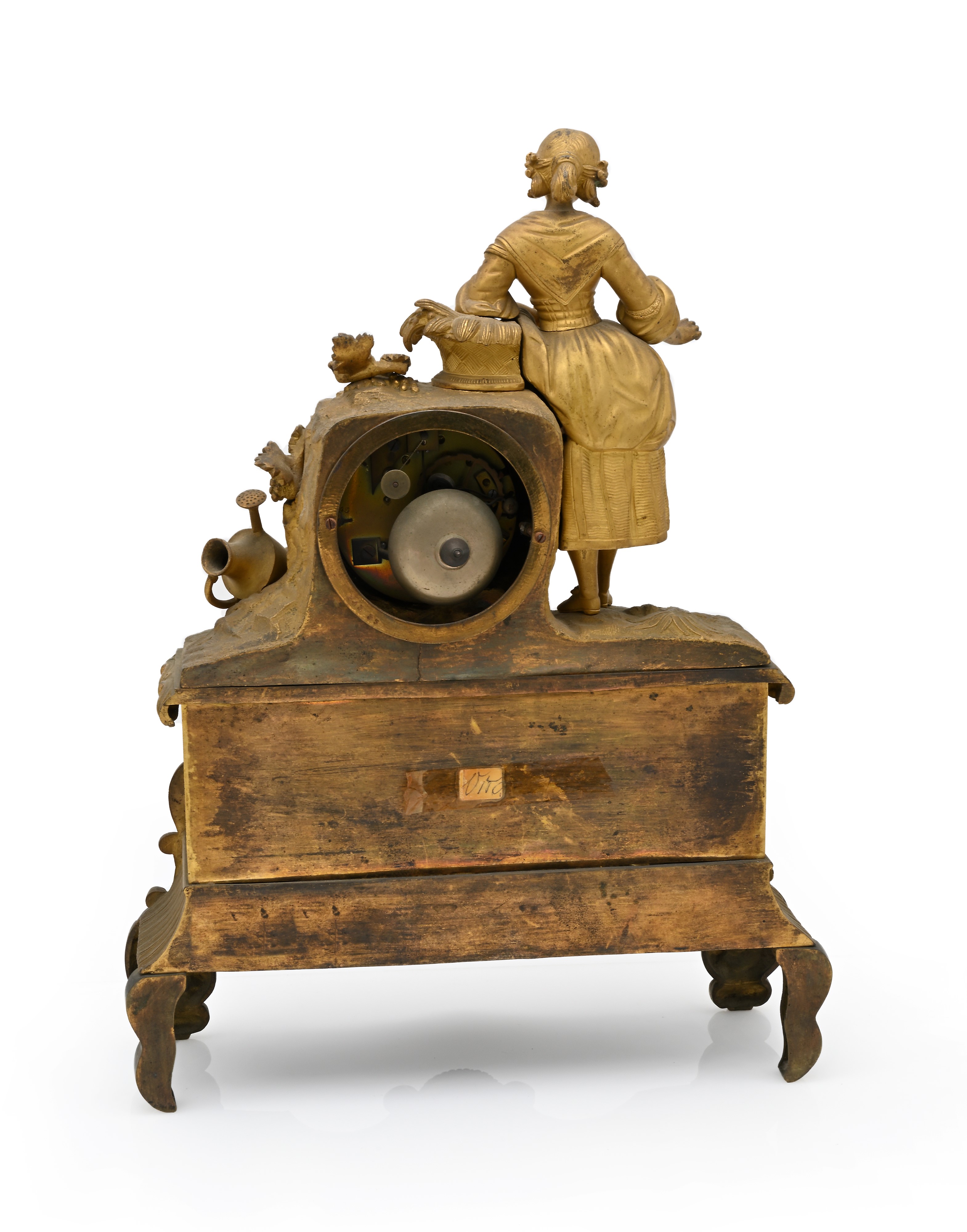 Orologio da camino, bronzo dorato con figura femminile e alto basamento