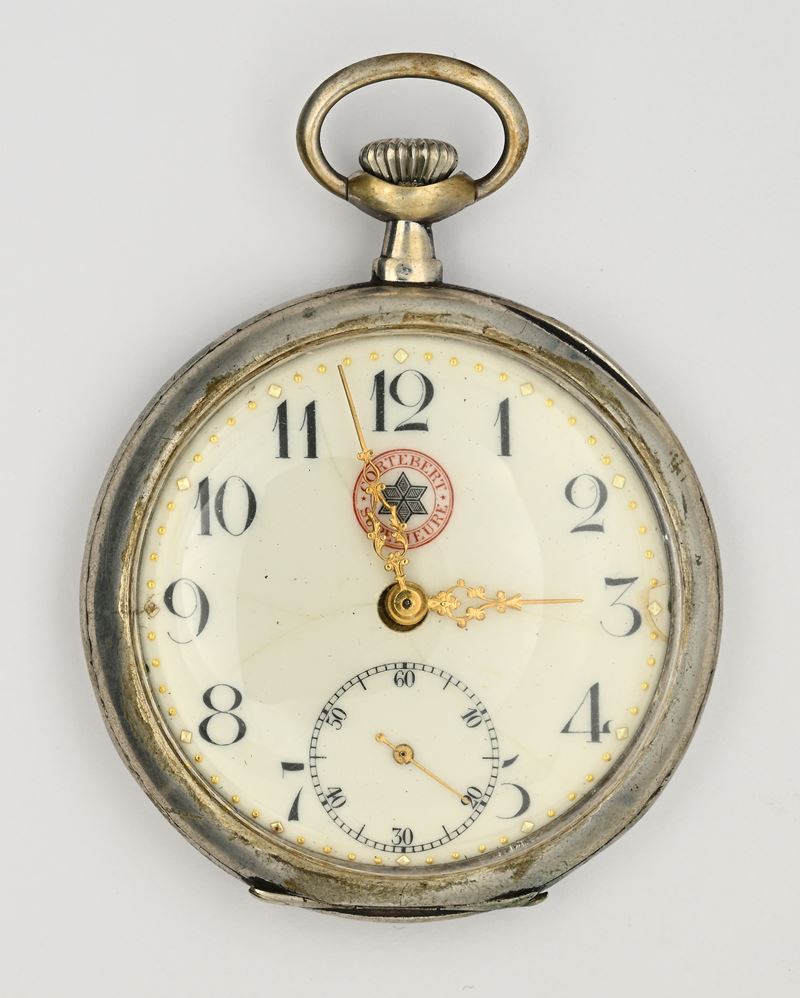 Cortebert Superieure, Orologio da tasca da uomo in argento 800/000 con smalto raffigurante un cav...