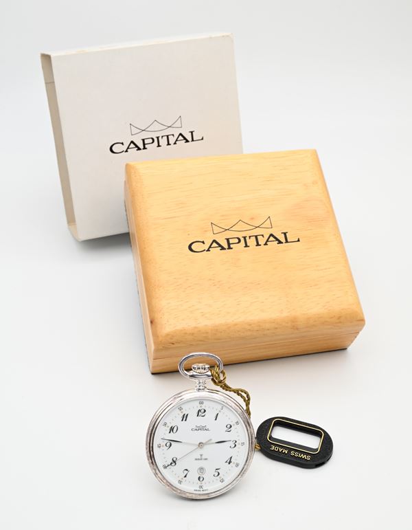 Capital - Orologio da tasca al quarzo con datario. Entro astuccio originale con controscatola