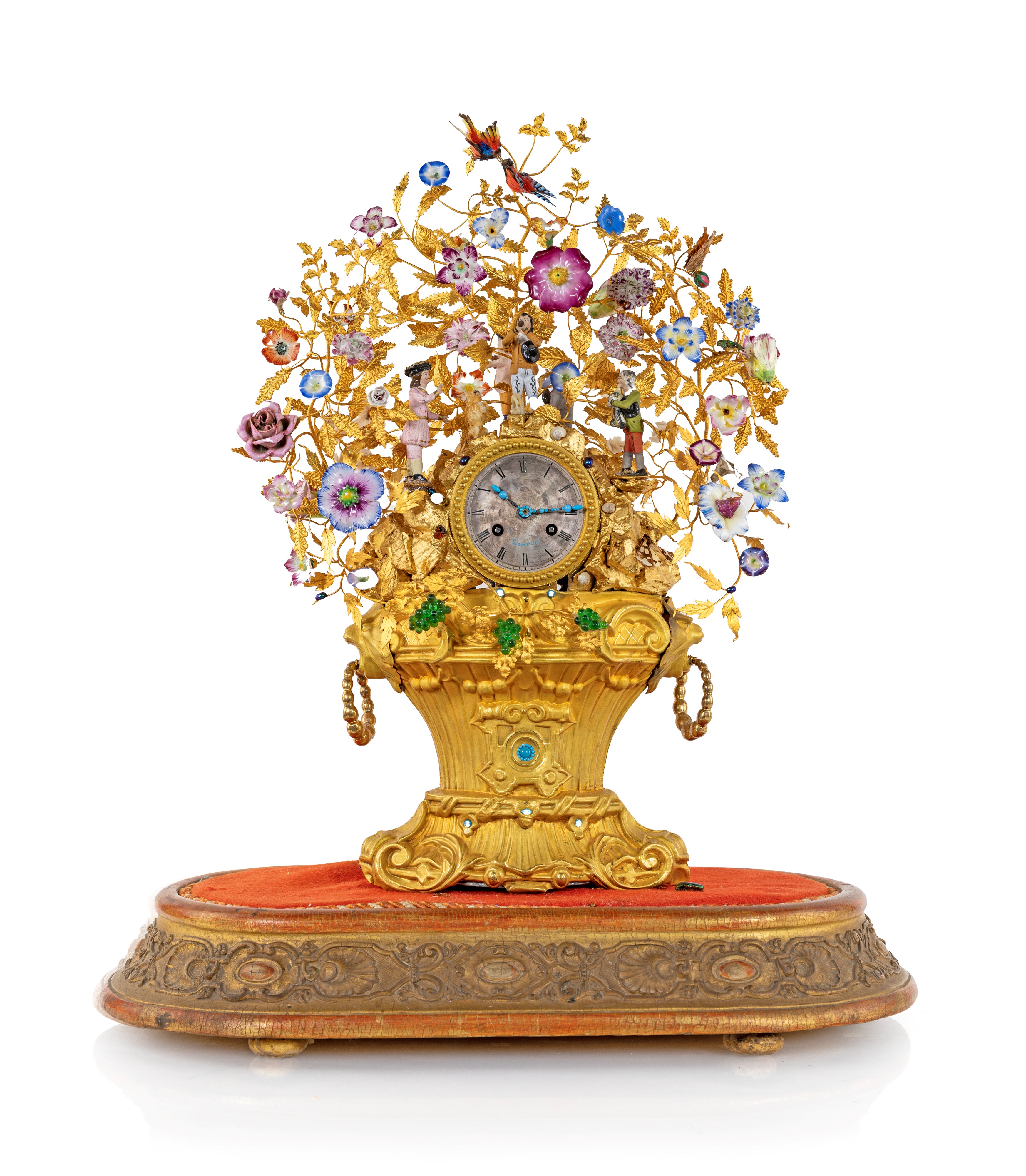 Orologio da tavolo in lamina dorata repoussé a forma di cesto, XIX secolo