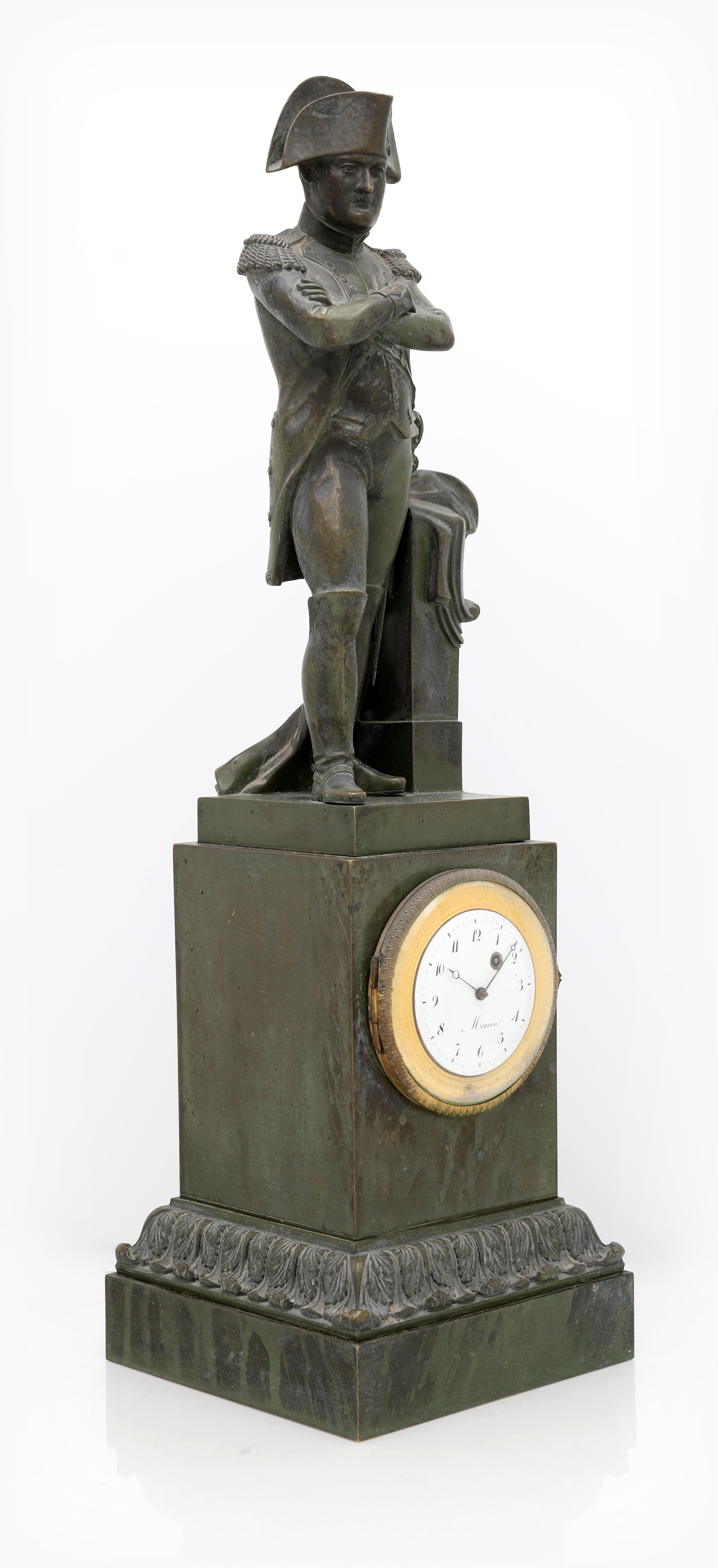 Orologio in bronzo brunito con figura scultorea di Napoleone Bonaparte, Francia, XIX secolo