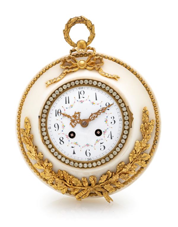 Orologio da muro e da tavolo in marmo bianco, Francia, seconda metà del XIX secolo 