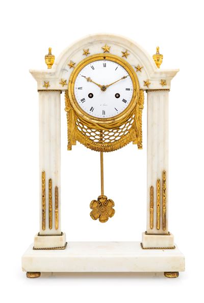 Francia, Orologio a portico in marmo bianco di gusto Luigi XVI, XIX secolo