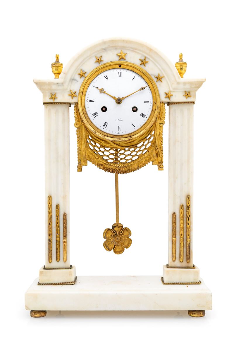 Francia, Orologio a portico in marmo bianco di gusto Luigi XVI, XIX secolo