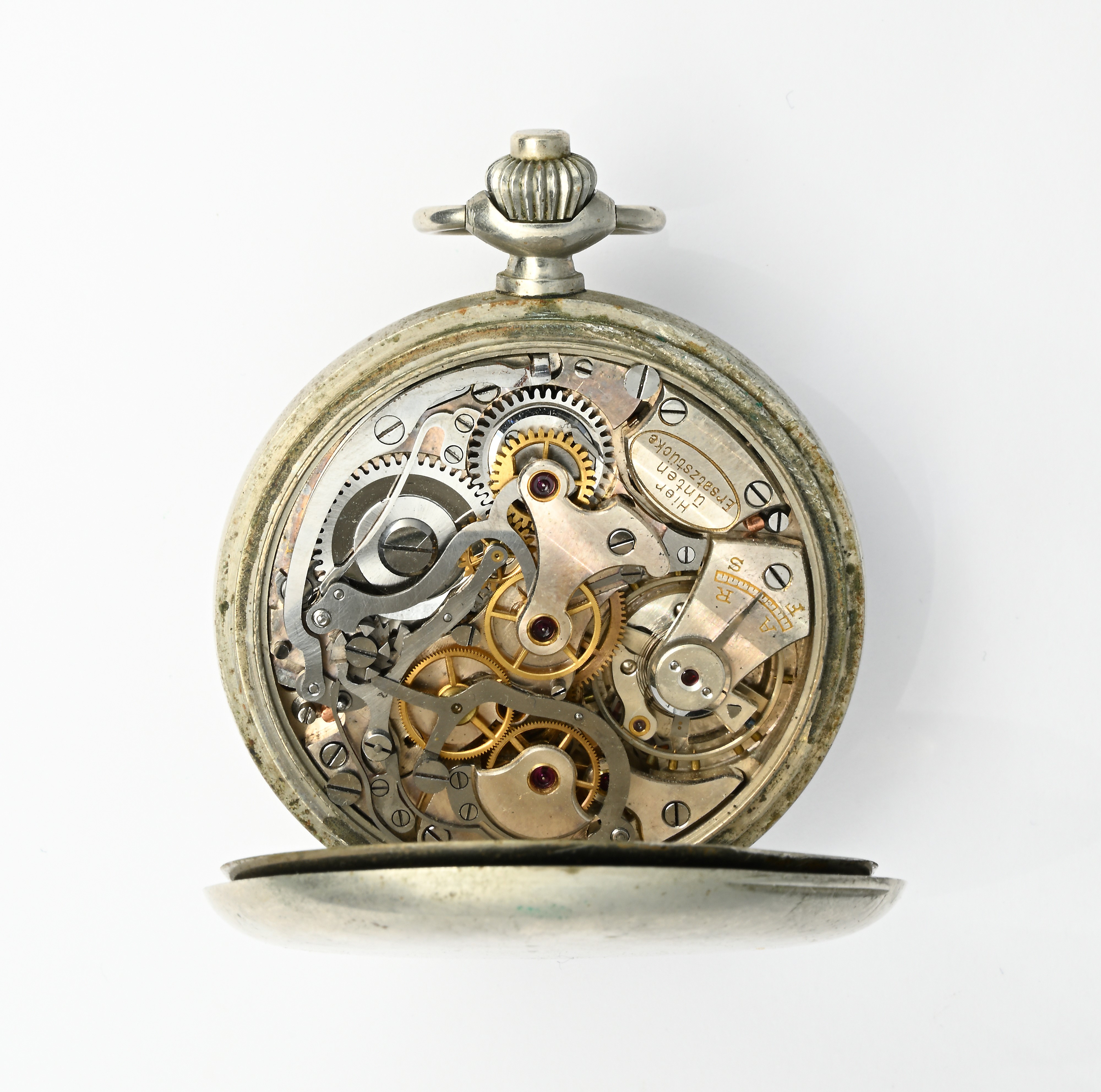 Anonimo svizzero, Orologio da tasca cronografo con scappamento ad ancora e remontoir, in metallo