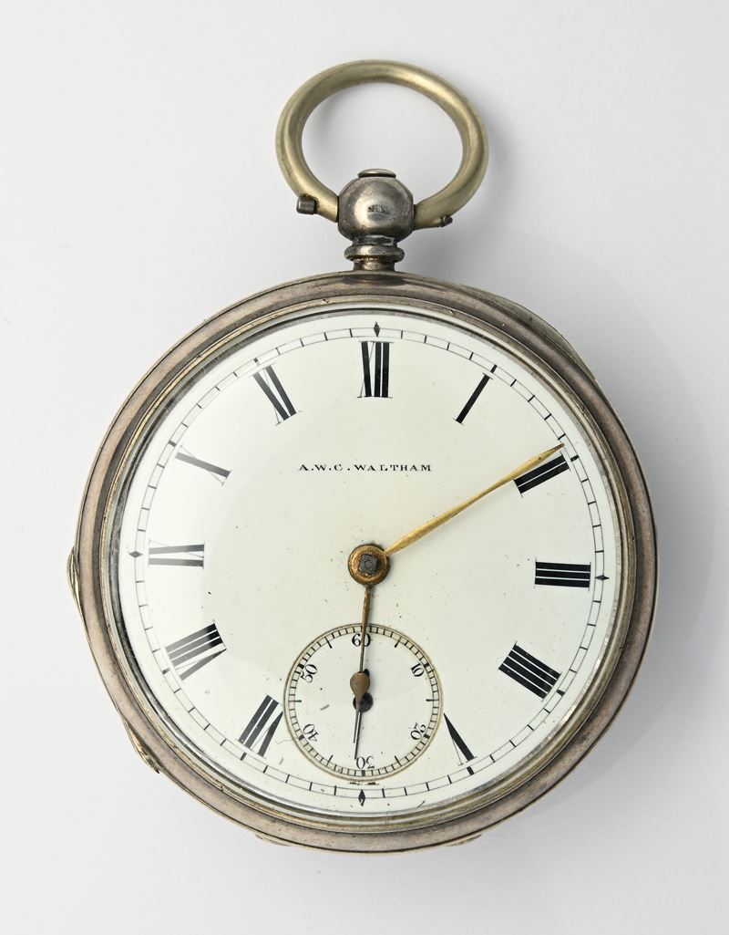 A.W.C. Waltham, Orologio da tasca in argento sterling con scappamento ad ancora a carica a chiave...