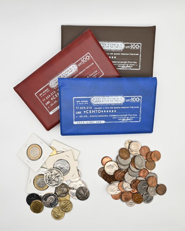Lotto: 20 monete di metallo vile della Città del Vaticano e di San Marino; monete U.S.A. 12 da 1/4 di Dollaro; 19 da 10 Cts; 16 da 5 Cts; 32 da 1 Cts.; Medaglia commemorativa dell'allunaggio di Apollo 11 nel Luglio 1969 e 73 miniassegni 
