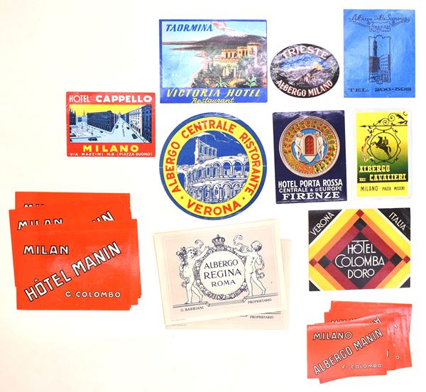 Adesivi pubblicitari di alberghi italiani, metà XX secolo circa  - Asta Asta a Tempo - Il Secolo della Propaganda: manifesti, volantini, documenti politici ed ephemera d'archivio - Casa d'Aste Arcadia