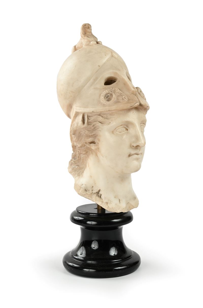 Minerva, Testa in marmo bianco su piedistallo a rocchetto, XIX secolo