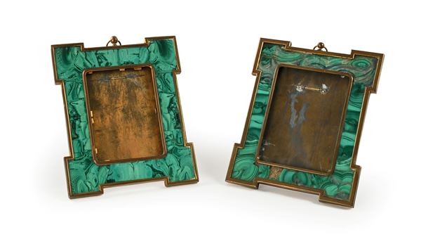 Coppia di cornici in bronzo dorato e malachite a doppio uso, fine XIX/inizi XX secolo