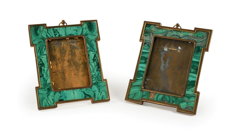 Coppia di cornici rettangolari, bronzo dorato e malachite, doppio uso, fine XIX-inizi XX secolo