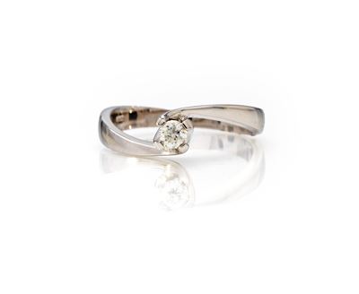 Anello solitario in oro bianco 750/000 con diamante rotondo brillante