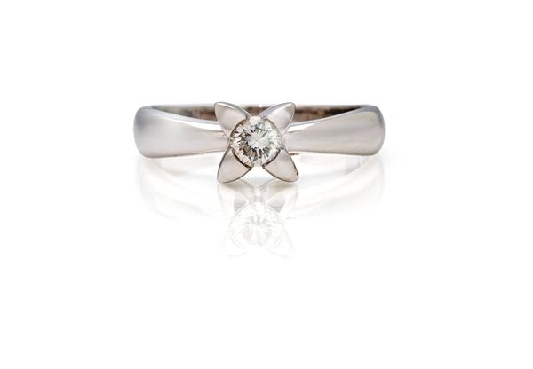 Anello in oro e brillante