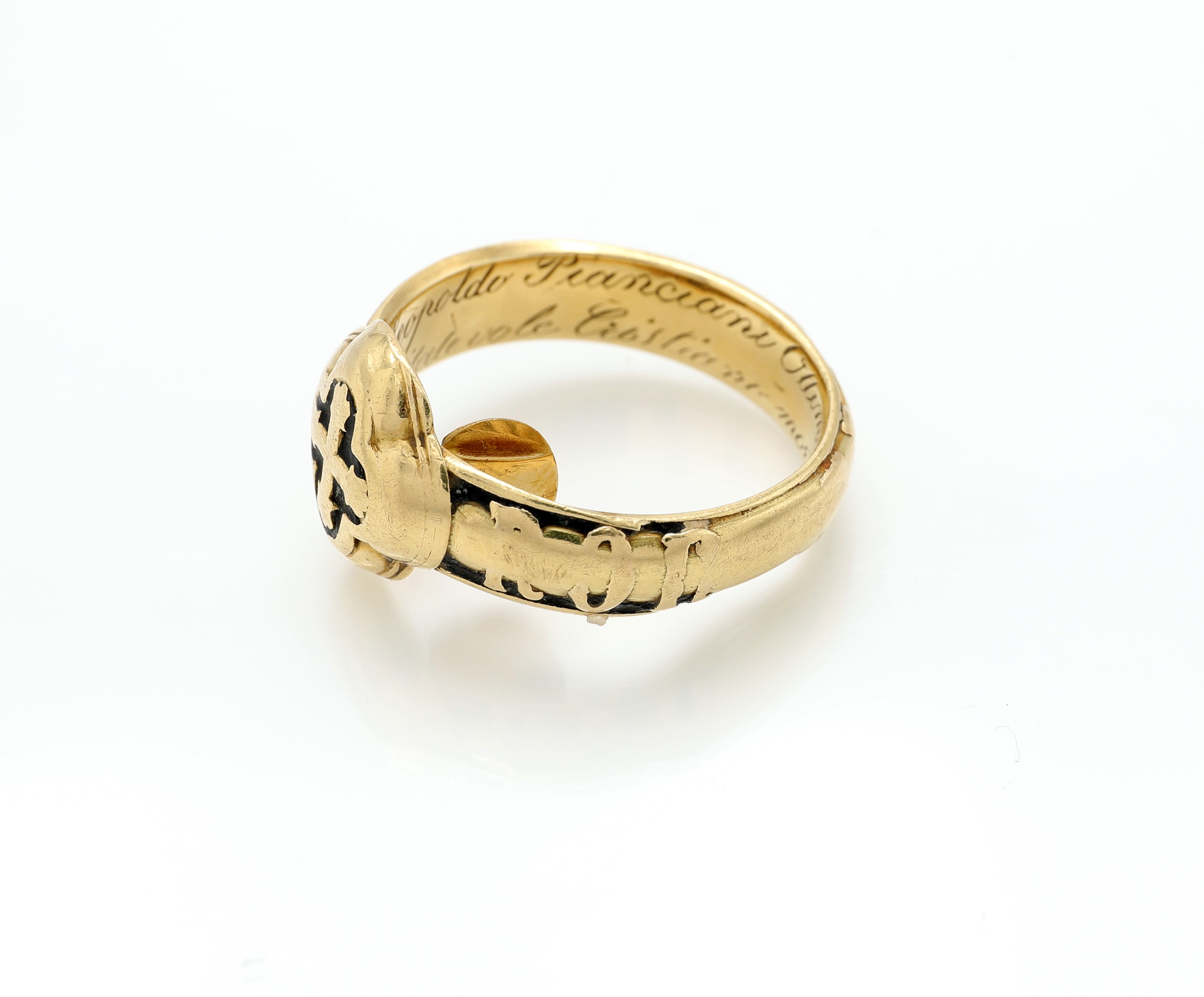 Anello antico in oro giallo 750/000 con smalti, misura 20