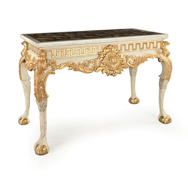 Tavolo rettangolare da centro in legno laccato bianco e oro con piano in marmo, XX secolo