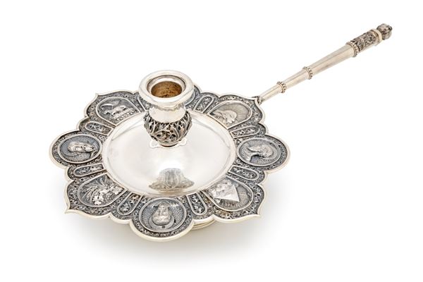 Bugia con apostoli e simboli della passione