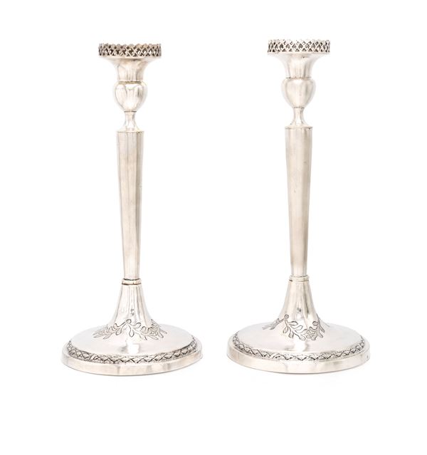 Coppia di candelieri in argento  - Auction Antique and Modern Silver | Silver Treasures: Cult and Collecting - Casa d'Aste Arcadia