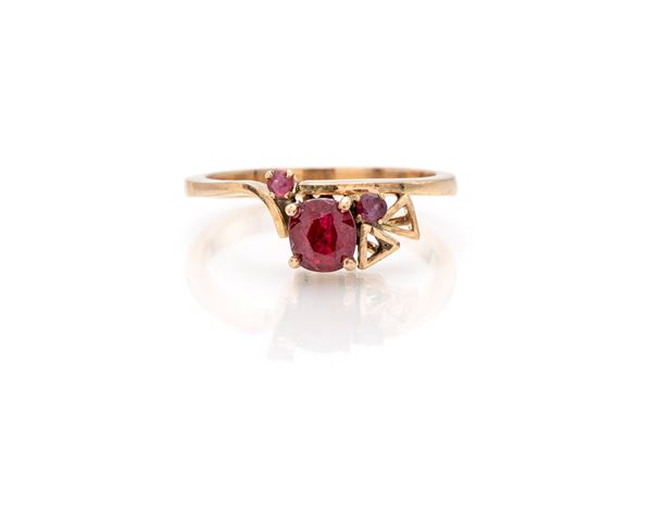 Anello in oro e rubini