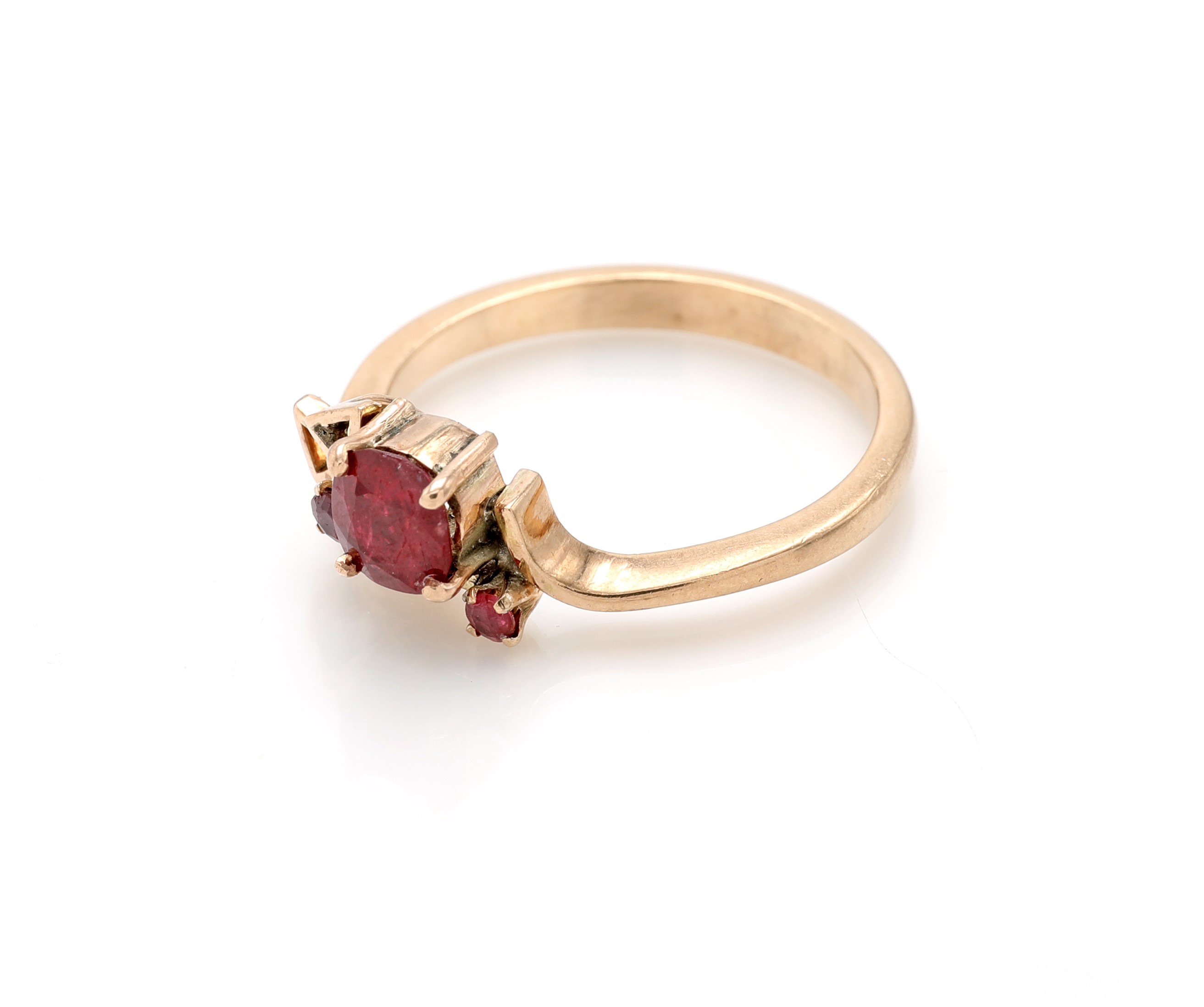 Anello in oro 750/000 con rubini