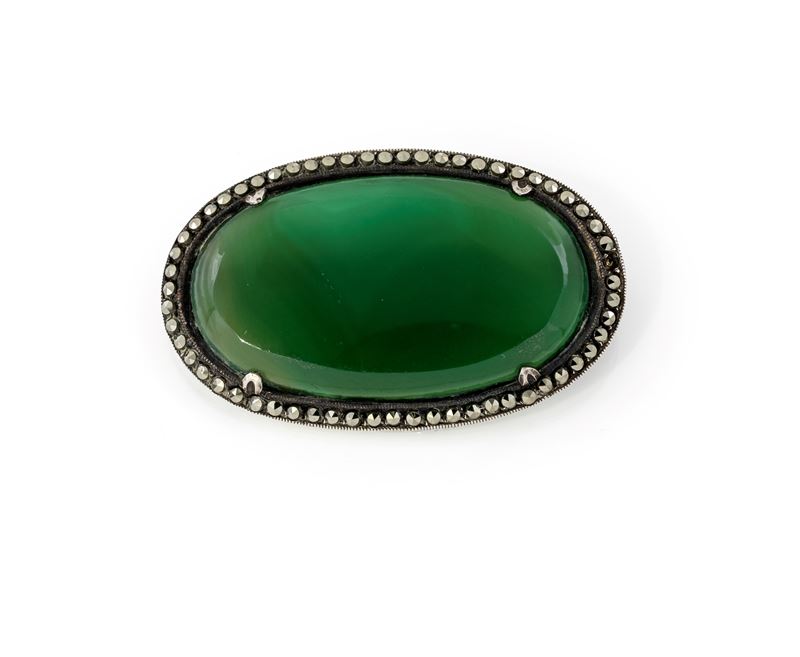Spilla in argento con pietra verde