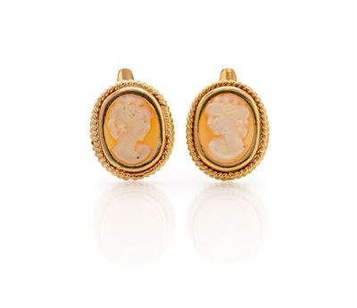 Orecchini in oro giallo 750/000 e cammei, coppia