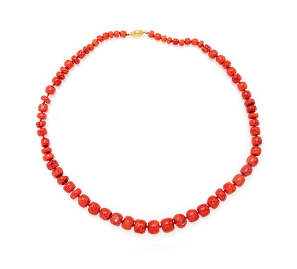 Collana in corallo ed oro