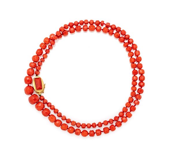 Collana in corallo ed oro