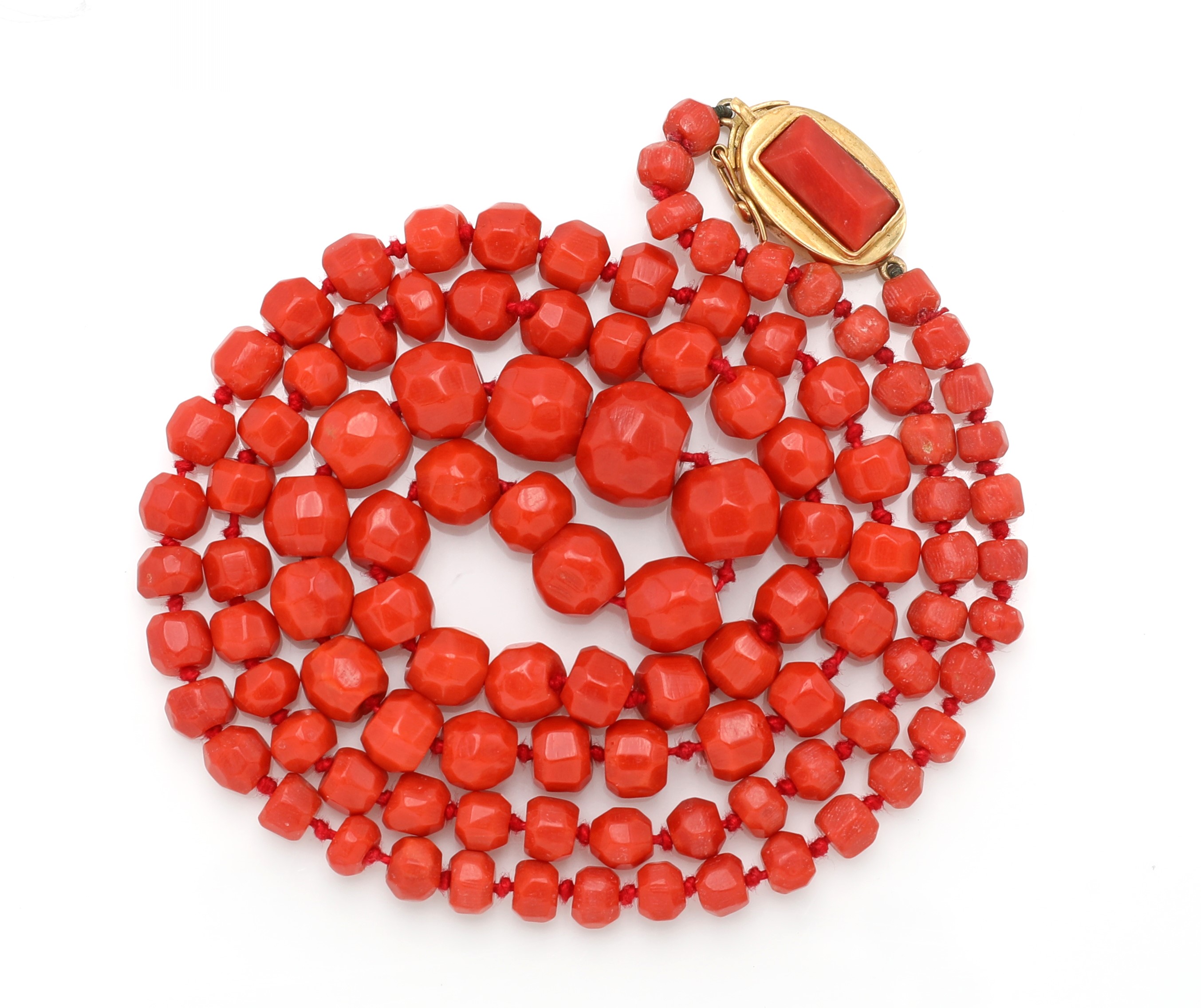 Collana in corallo e oro giallo 750/000