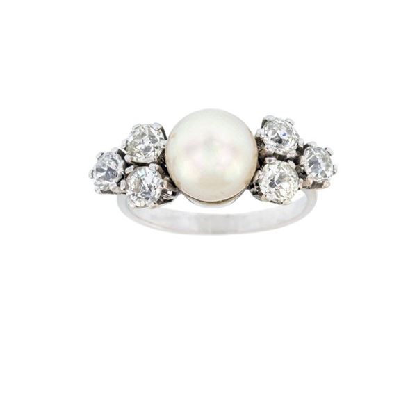 Anello in oro bianco con perla e diamanti