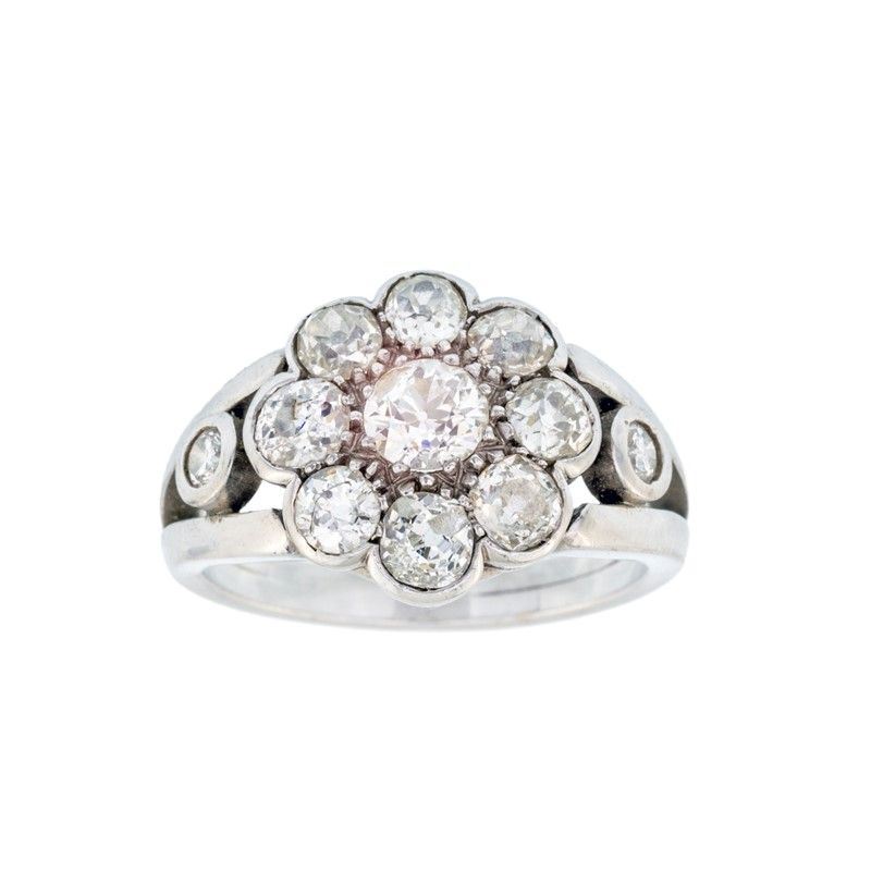 Anello in Oro Bianco Fiore di Diamanti