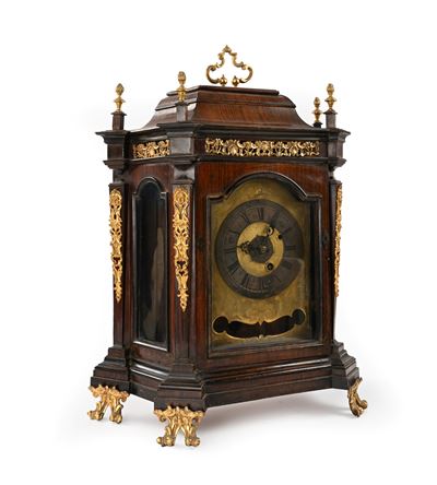 Pendola in palissandro con finiture in bronzo dorato, cassa a edicola, Roma, prima metà del XVIII...