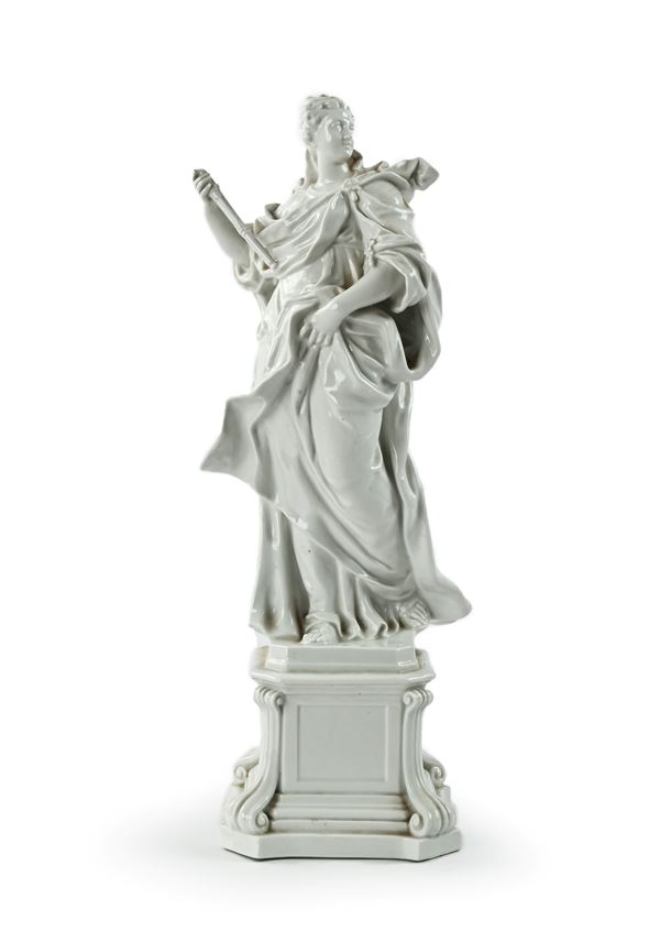 Scultura in porcellana bianca raffigurante la Monarchia, manifattura di Capodimonte, XIX secolo
