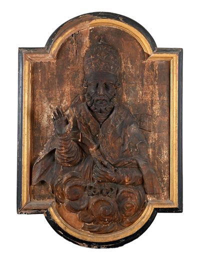 Placca lignea con figura di San Pietro Papa in rilievo, XVII/XVIII secolo