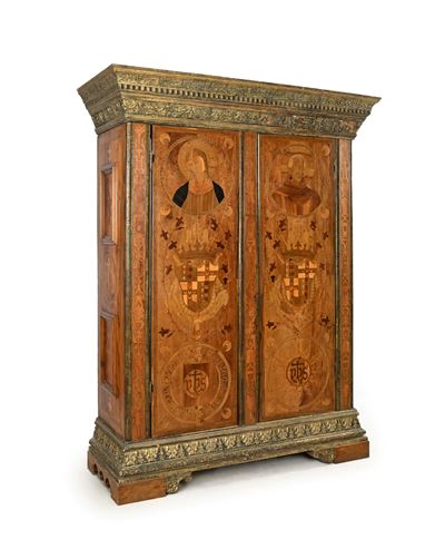 Armadio nuziale neo quattrocentesco, in legno intarsiato e pirografato, Siena (primo quarto XIX s...