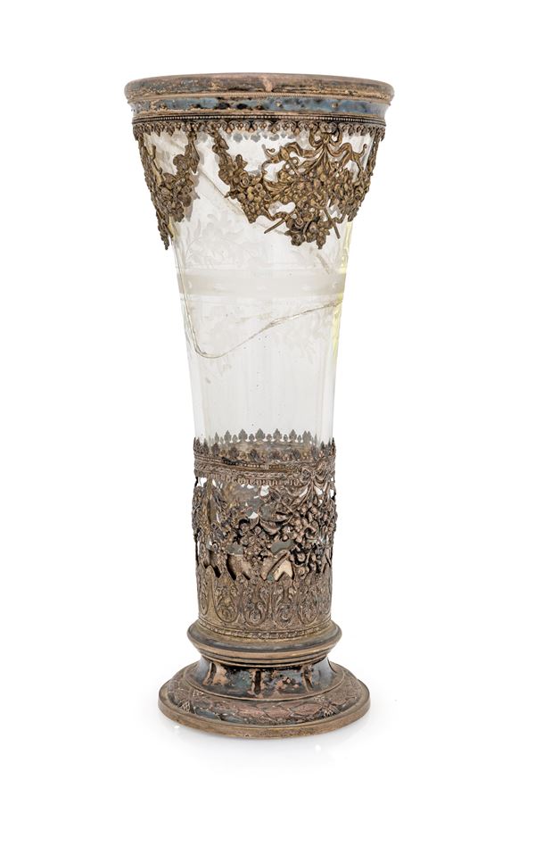Vaso a tromba in cristallo montato in argento