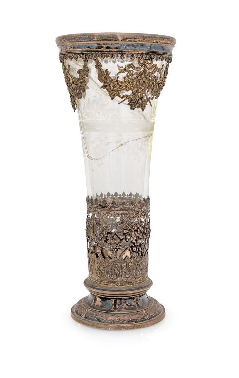 Vaso a tromba in cristallo, montatura in argento