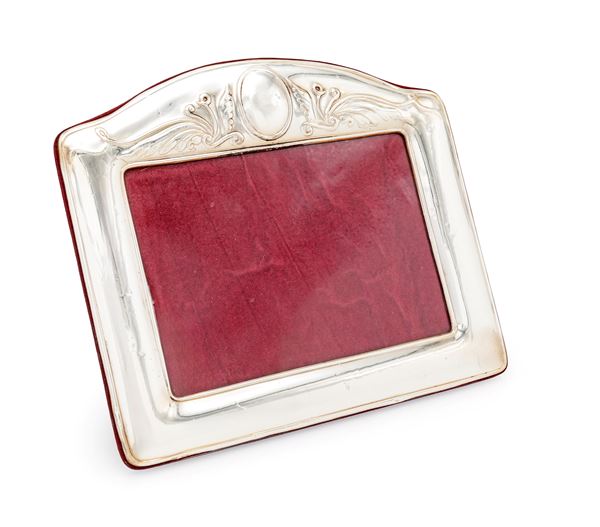 Cornice da tavolo in lamina d'argento  - Auction Antique and Modern Silver | Silver Treasures: Cult and Collecting - Casa d'Aste Arcadia